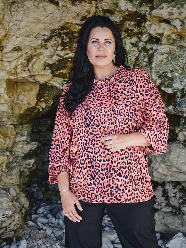 ZOEY LEIGH BLOUSE Blouses 000 Leo print
