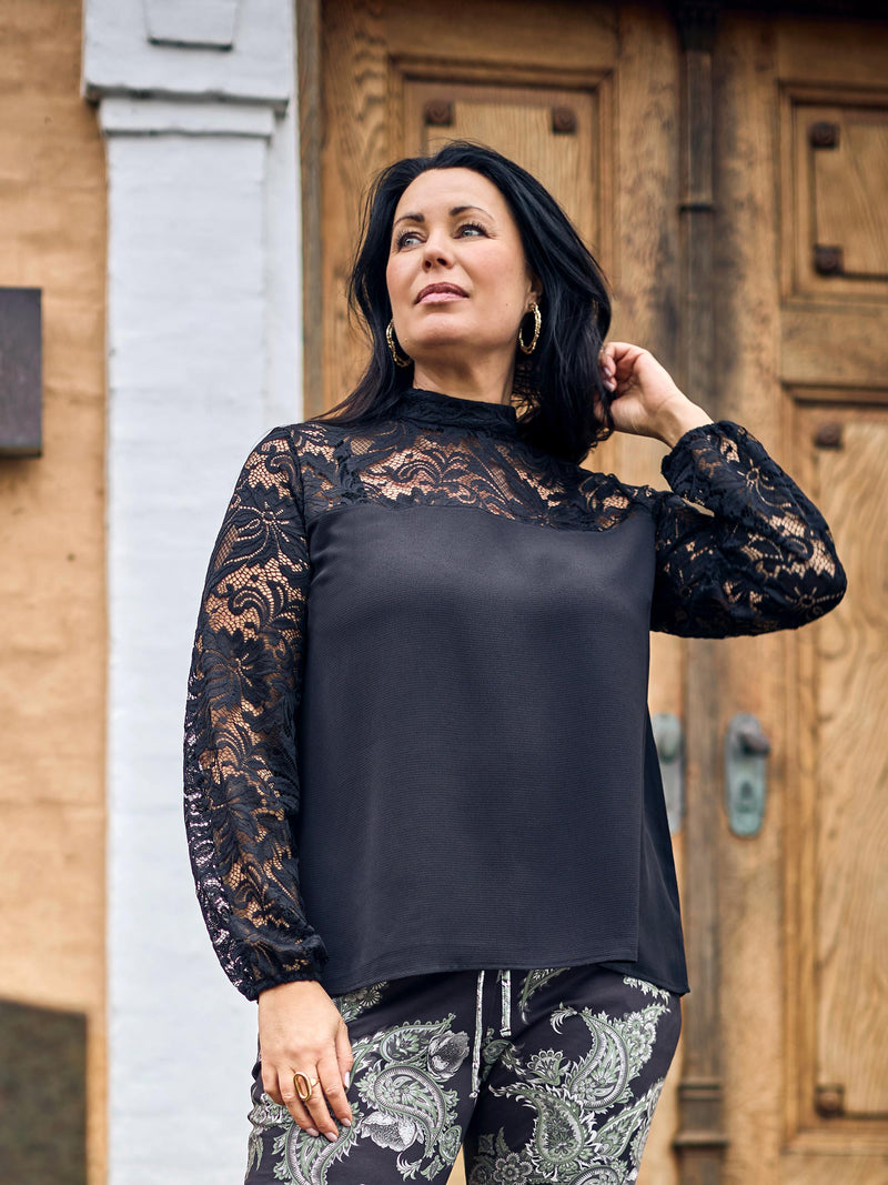 ZOEY SARA BLOUSE Blouses Black