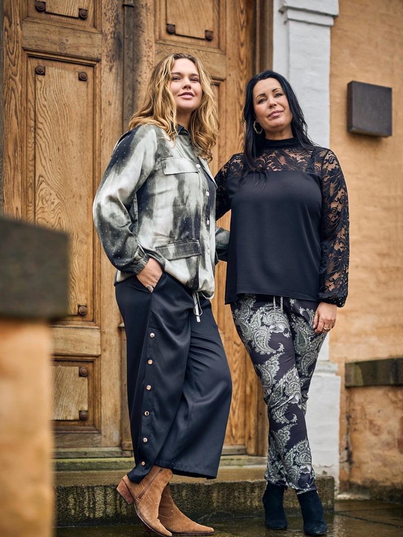 ZOEY SARA BLOUSE Blouses Black